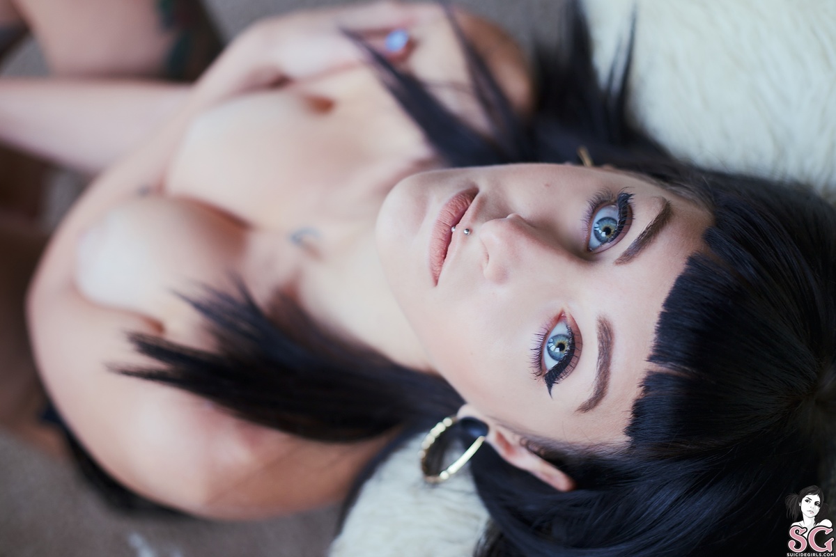 warriorpluto-youngandnumb-17.jpg
