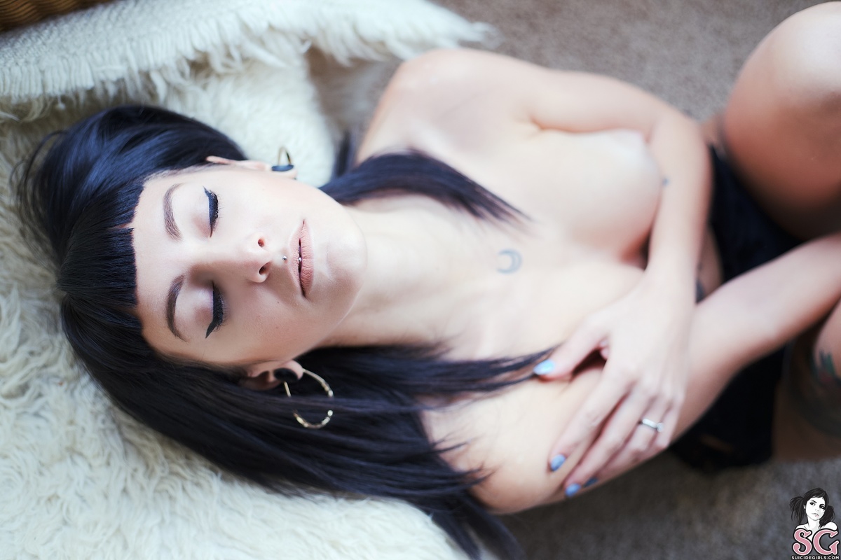 warriorpluto-youngandnumb-21.jpg