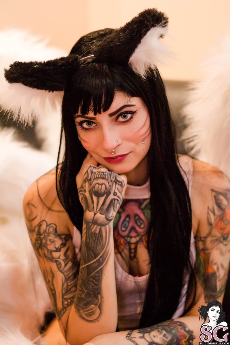 nanddafox-ahritheninetailedfox-03.jpg