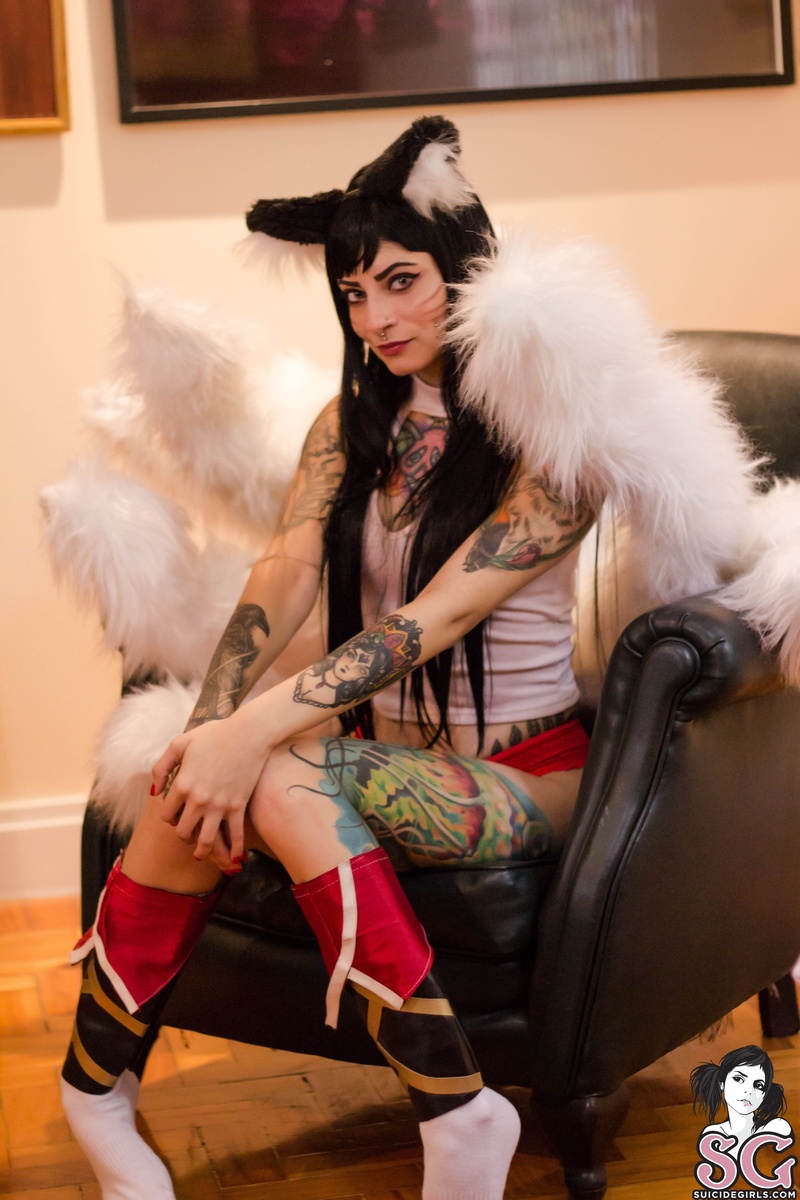 nanddafox-ahritheninetailedfox-05.jpg
