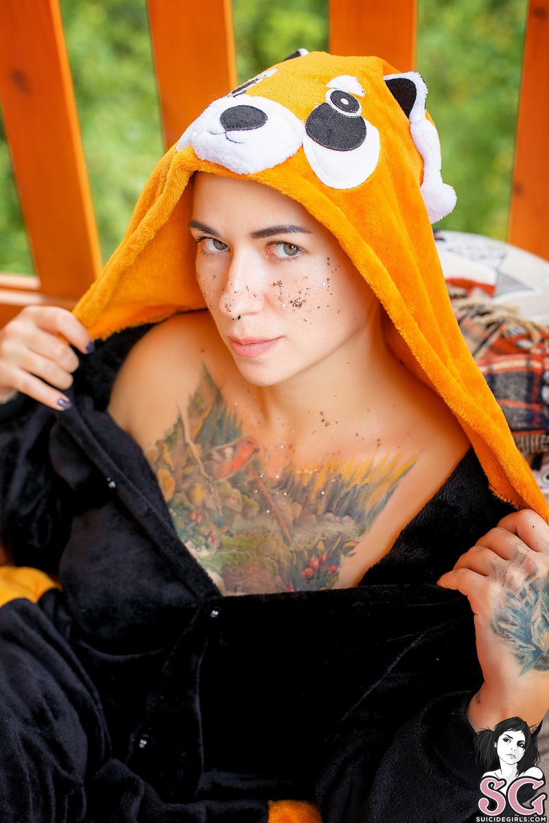 daniellenoire-lazyweekend-01.jpg