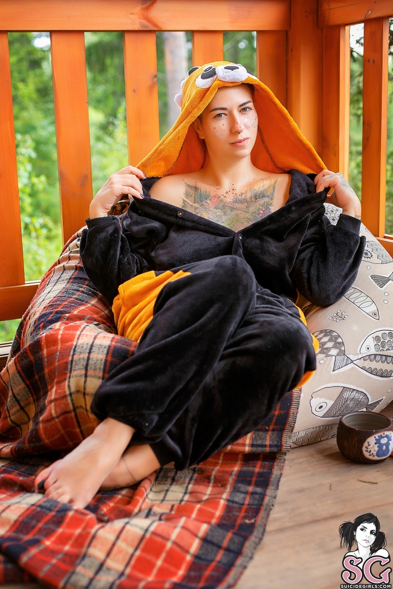 daniellenoire-lazyweekend-03.jpg