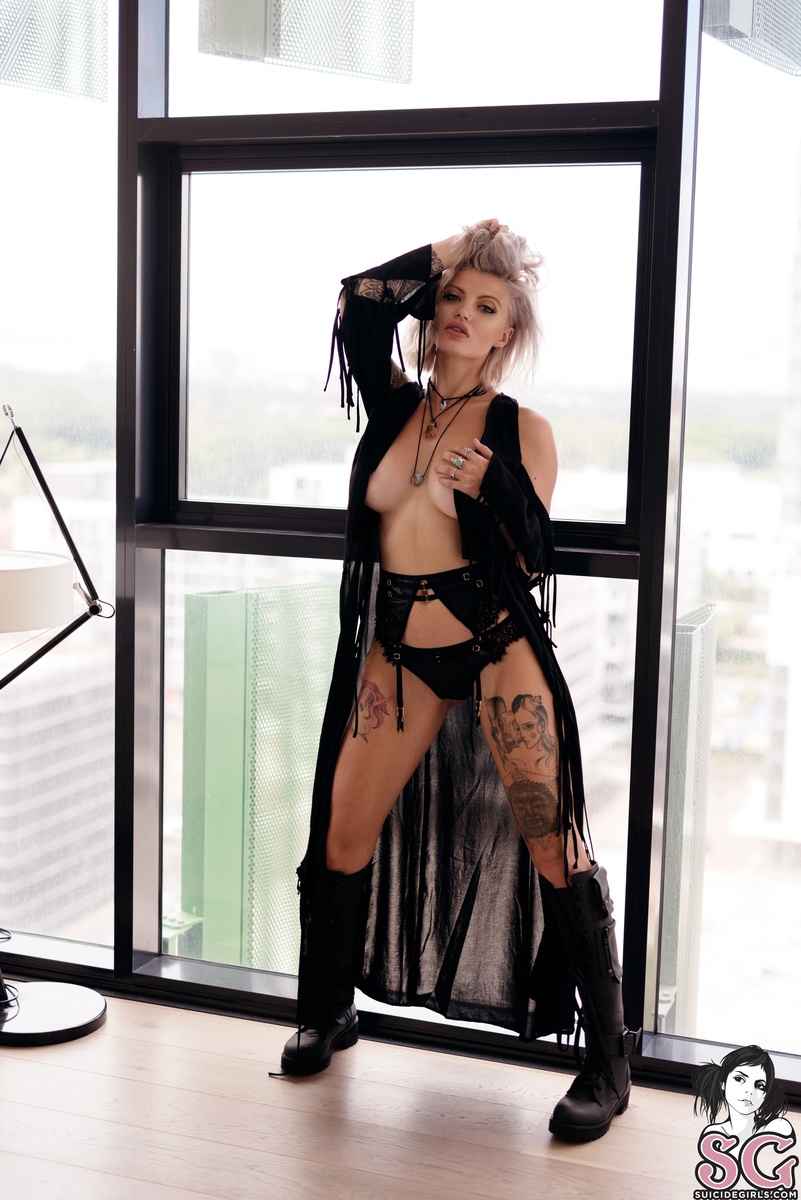dollyd-onyx-09.jpg