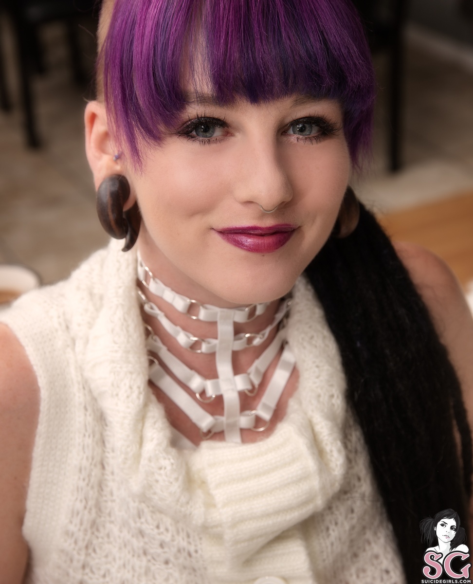 kinzy-scorpiowoman-07.jpg