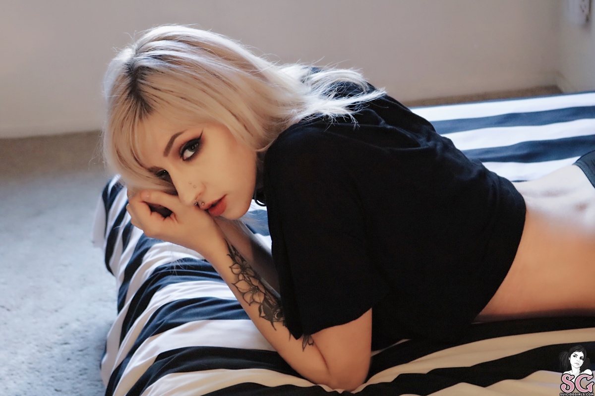 jvliemichelle-awaken-01.jpg