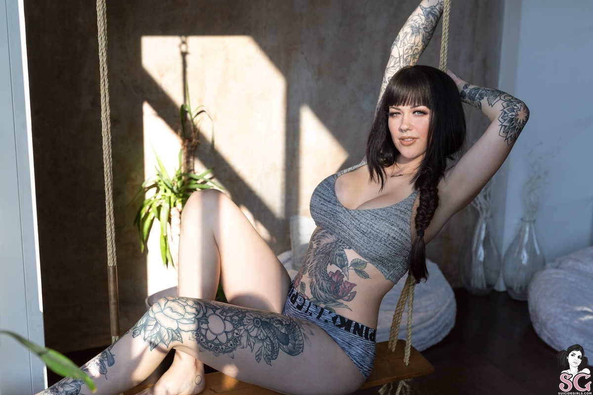 lorettarose-donotdisturb-03.jpg