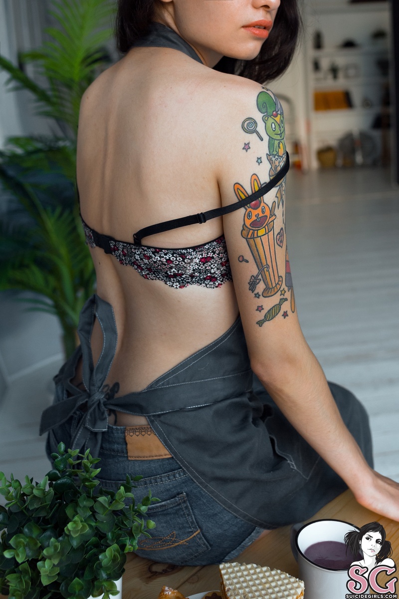 elmira-iwanttoseemoreofyou-05.jpg