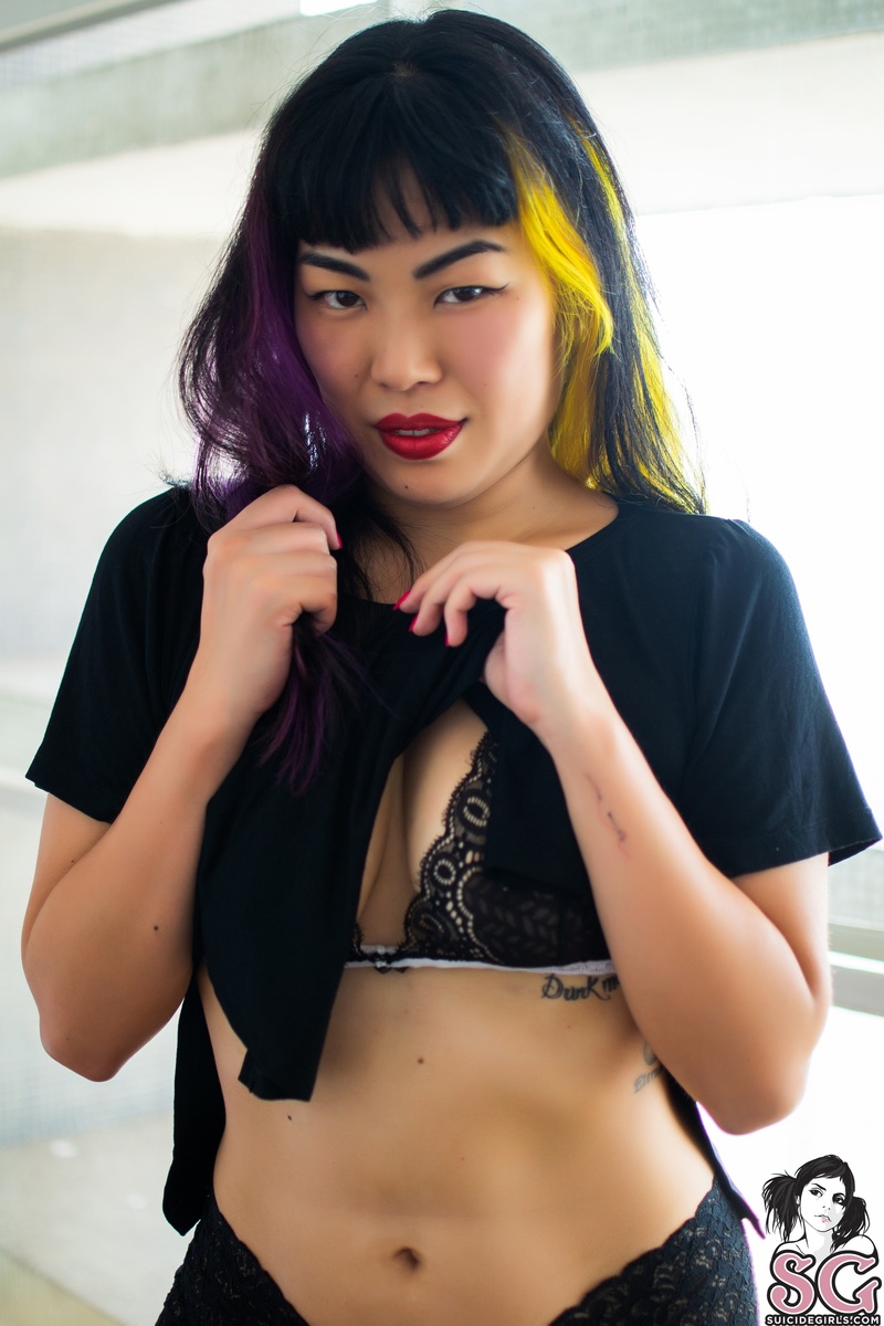 yumiqueen-setmefree-07.jpg