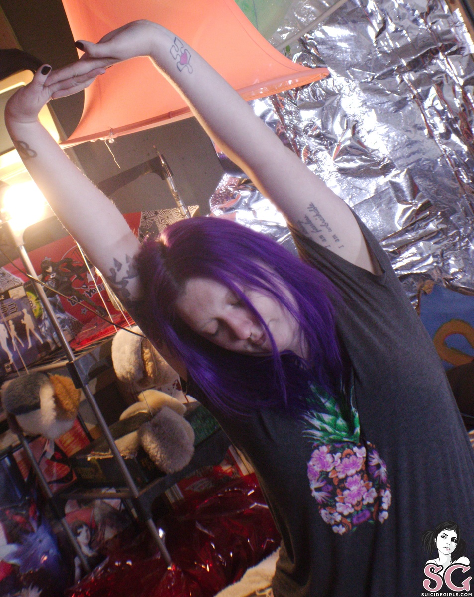 alliebats-its420somewhere-13.jpg