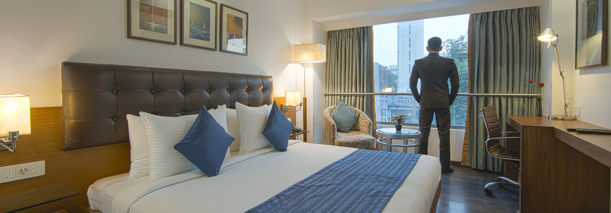 Hotels near NHL medical college