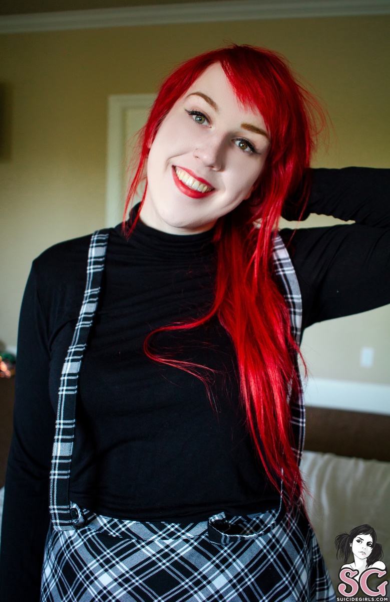 bluenette-kneesocks-03.jpg