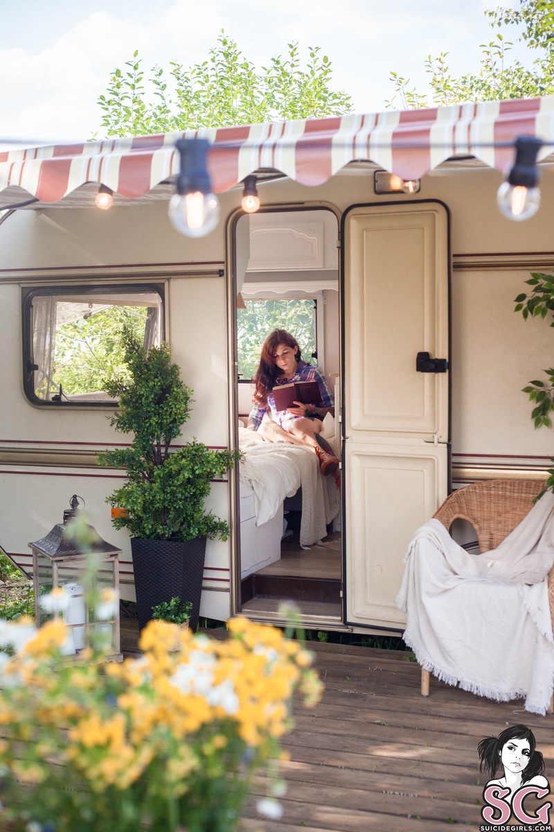 drugflower-countryromance-01.jpg