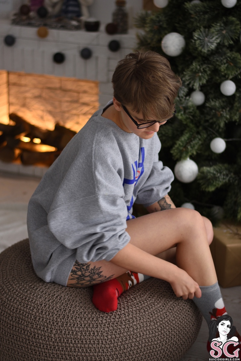 yashchenkomariia-christmaspresent-03.jpg