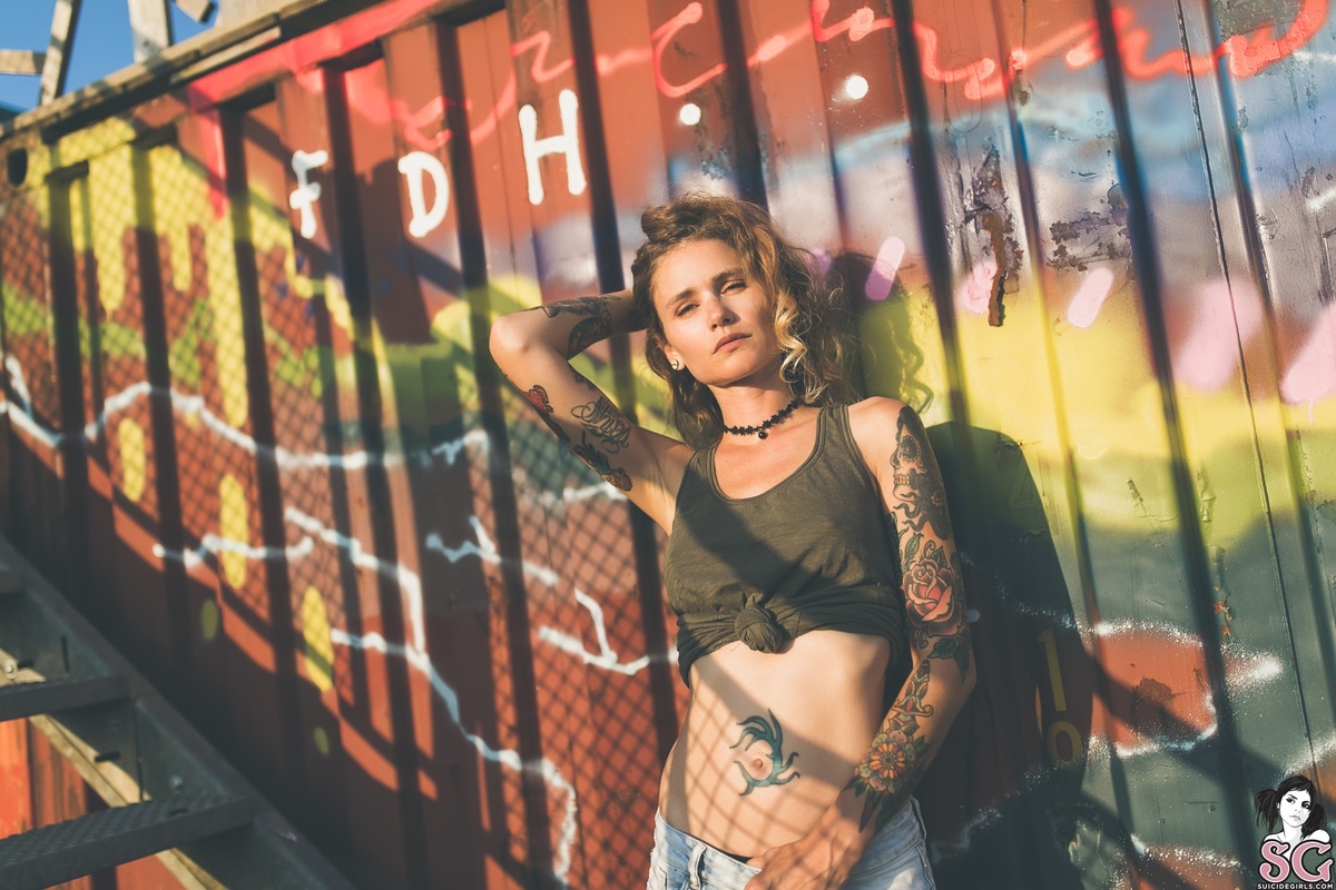 yayavader-trailerparkcircus-01.jpg