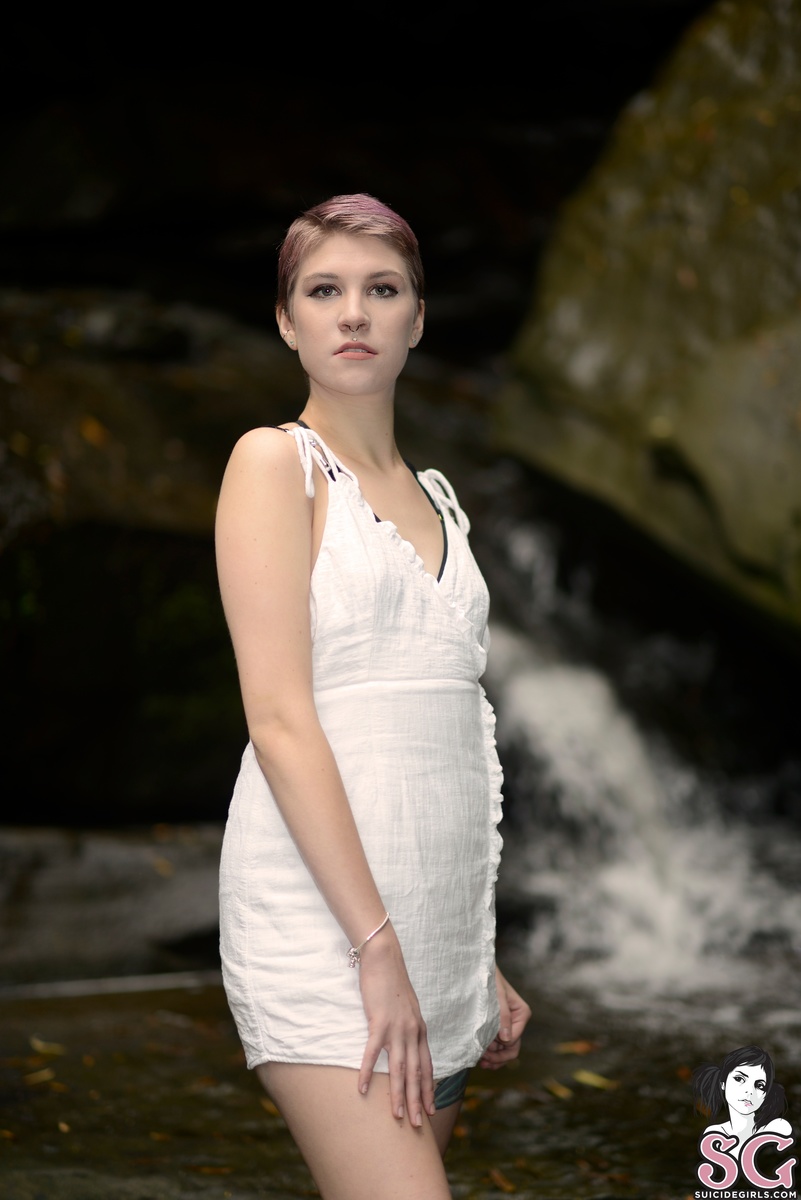 lillytiger321-beautyofawaterfall-01.jpg
