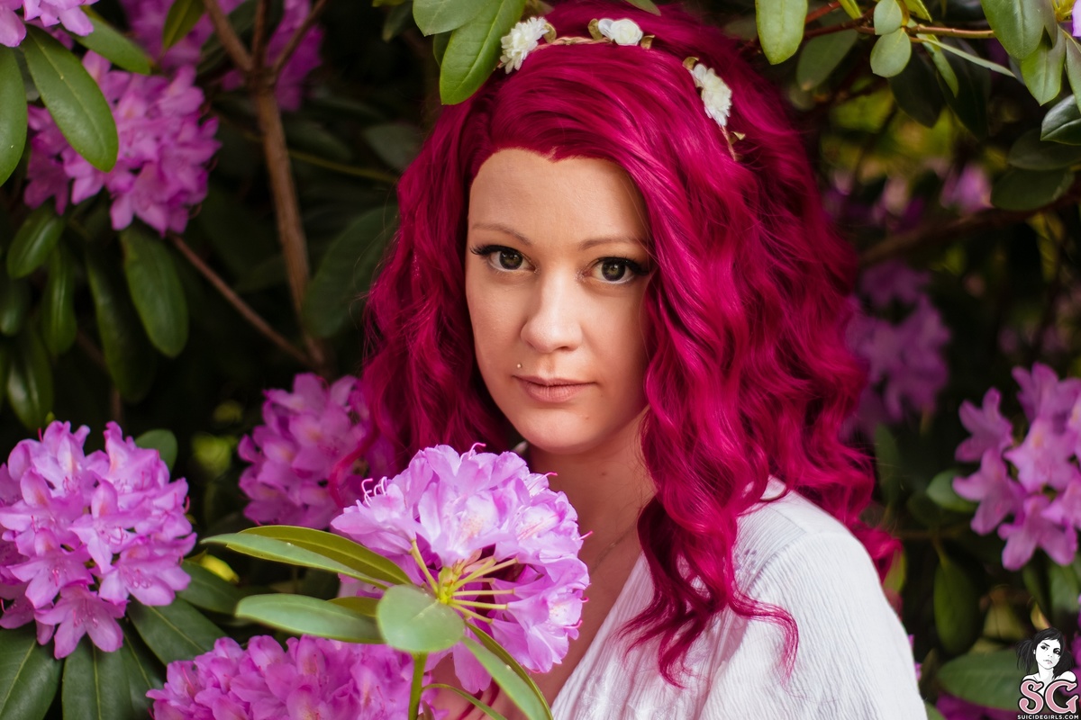 ofeliah-treehugger-01.jpg