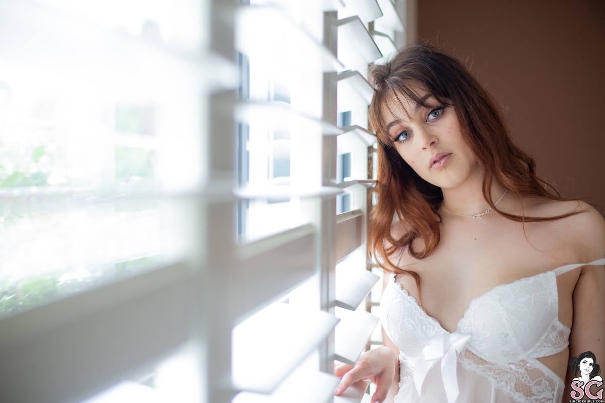 rereelle-innocentwhite-23.jpg