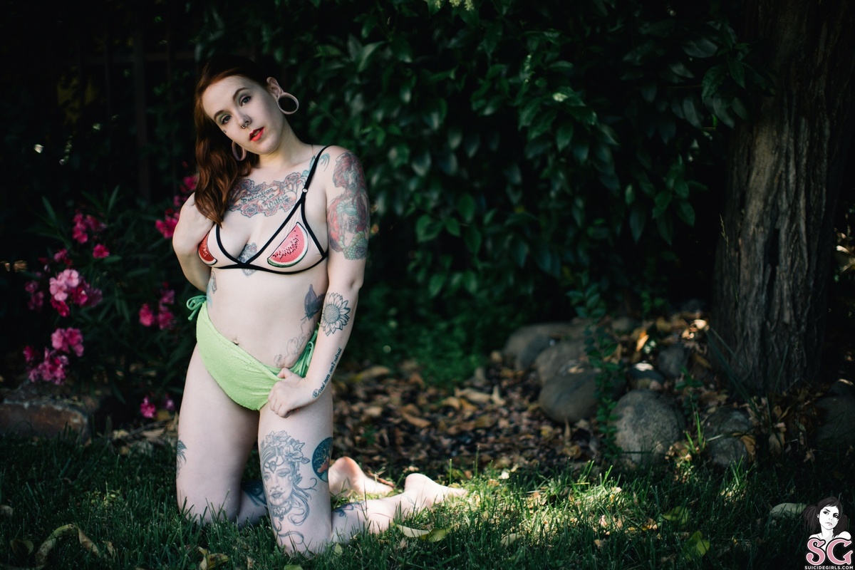 bruja-watermelonbikini-05.jpg