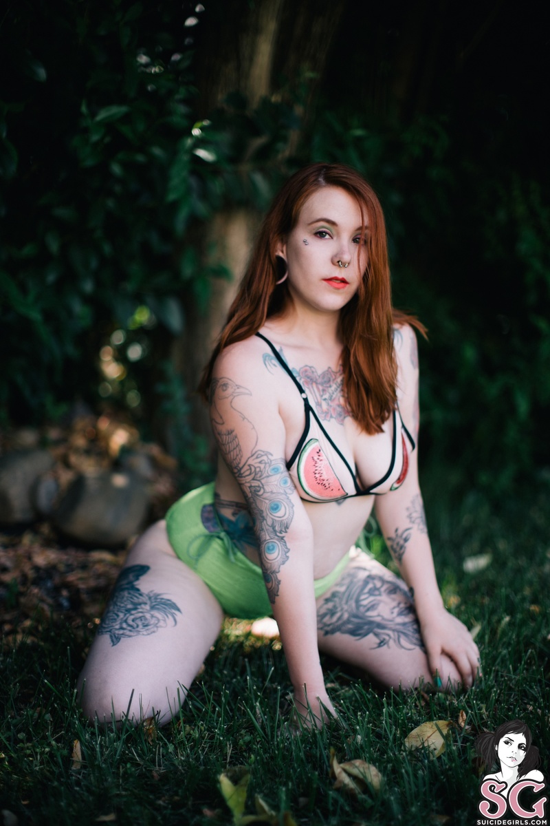 bruja-watermelonbikini-07.jpg