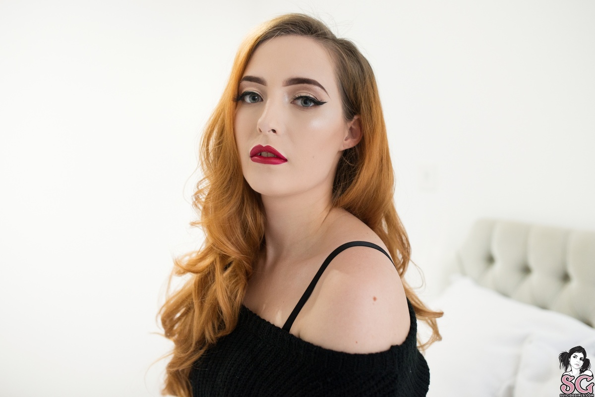 misscherryfox-cherrybomb-01.jpg