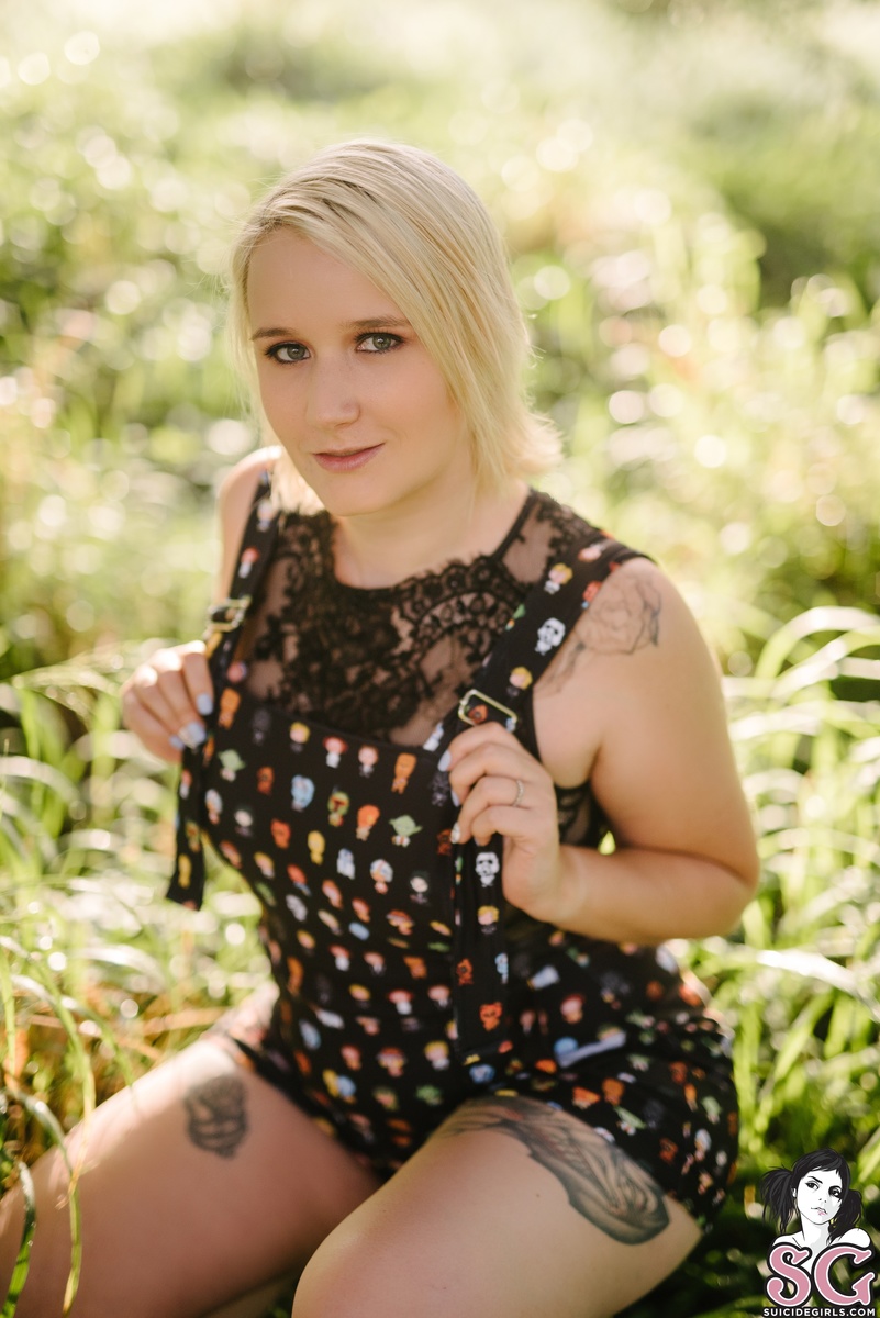 ashsinns-wildisthewind-05.jpg