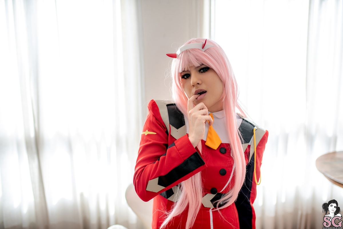 momoko-darlingifthefranxx-01.jpg