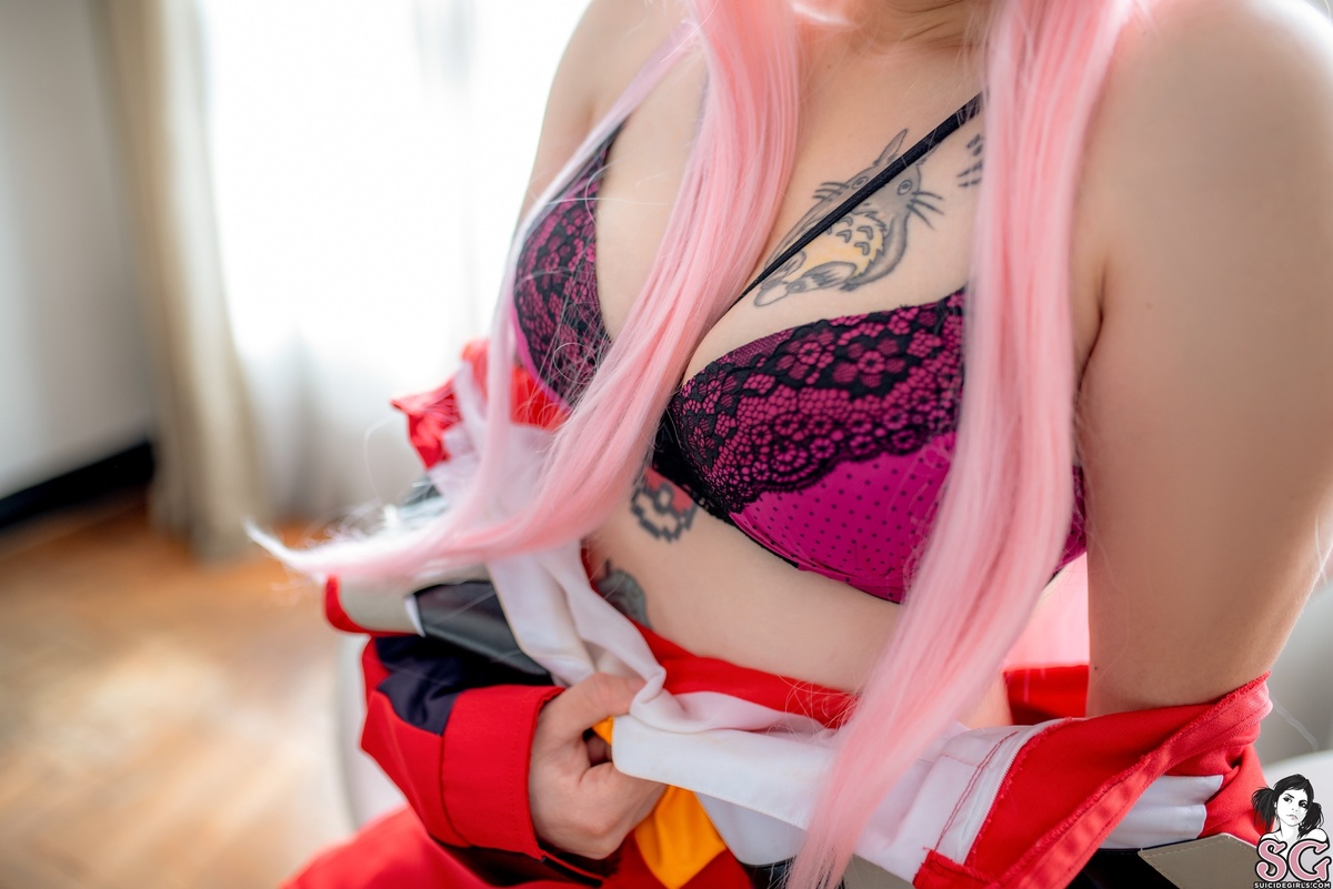 momoko-darlingifthefranxx-09.jpg