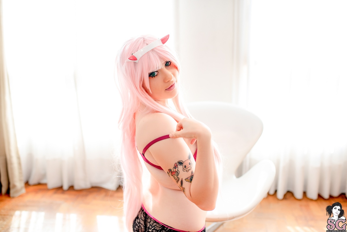 momoko-darlingifthefranxx-17.jpg