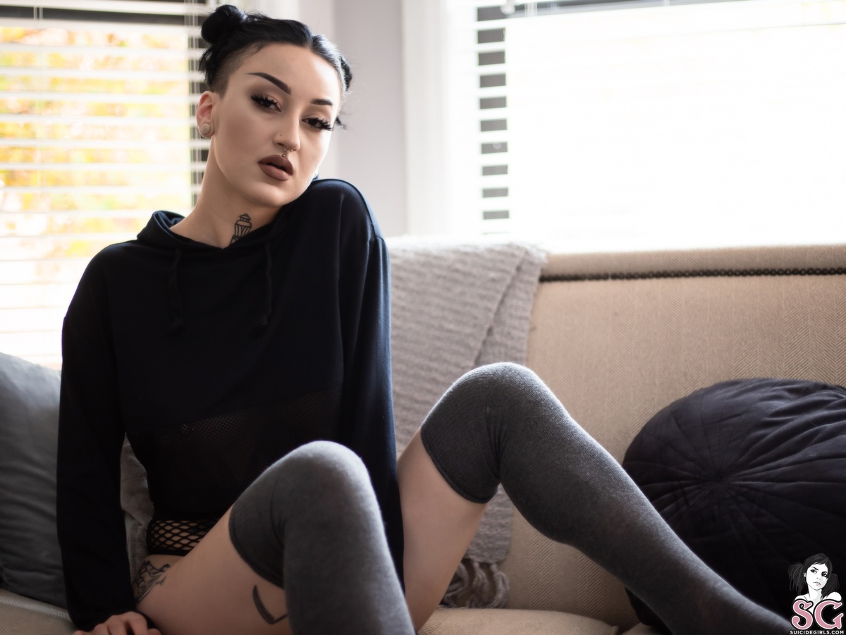 morguenmarie-waitinggame-01.jpg