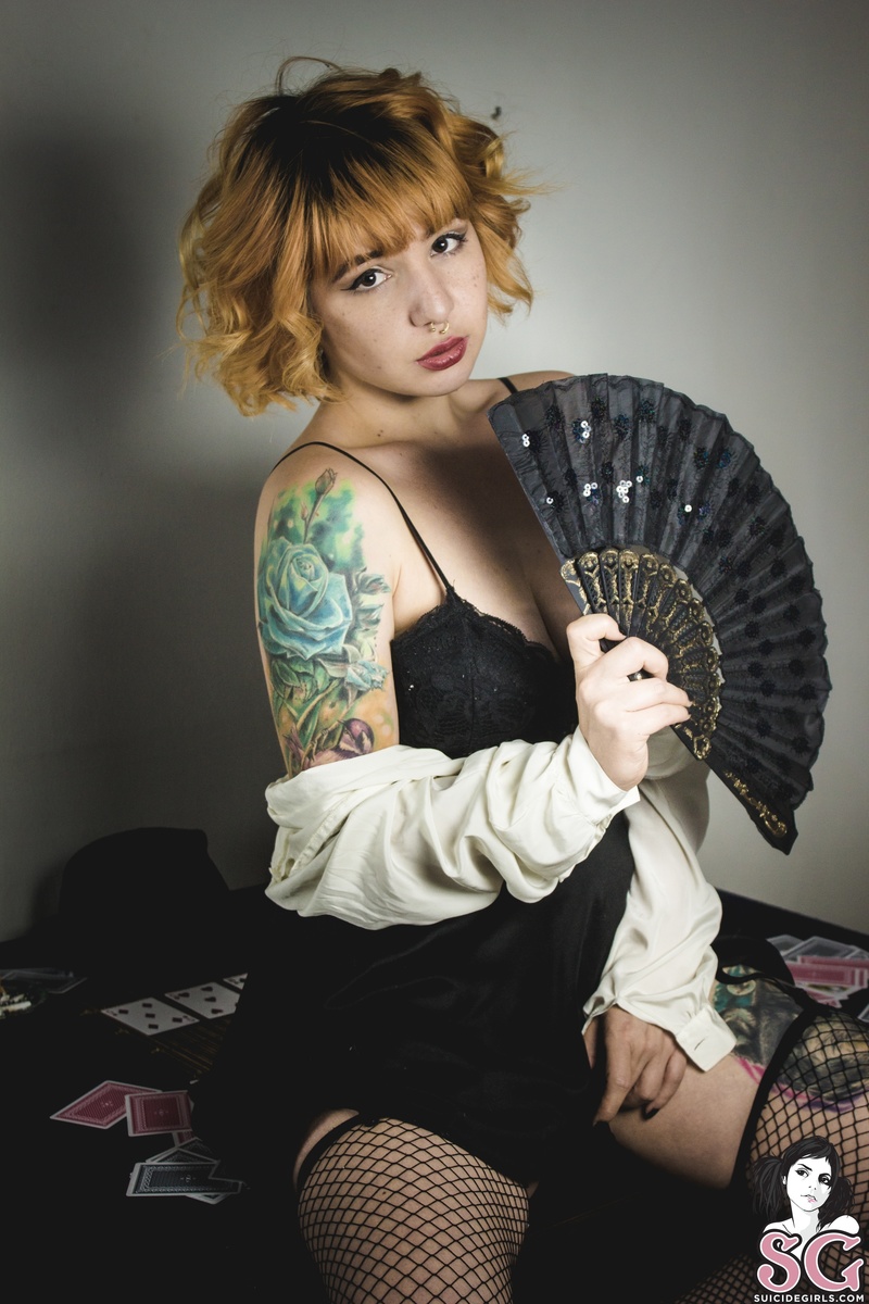celesterose-lightandshadowgame-15.jpg