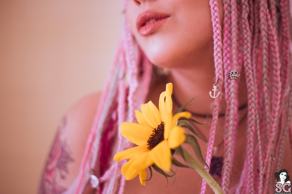 candy-candyinthebathwithflowers-09.jpg