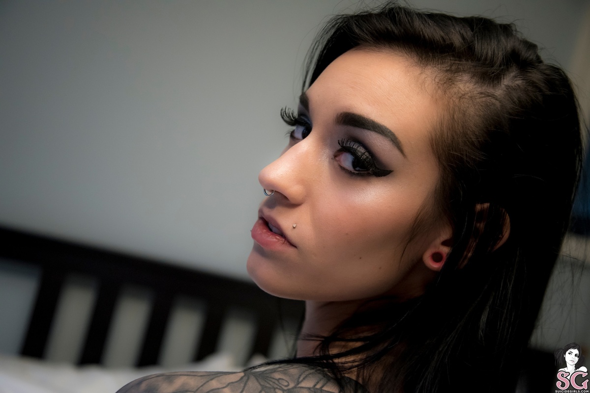 jasminemorte-saveitforthebedroom-29.jpg