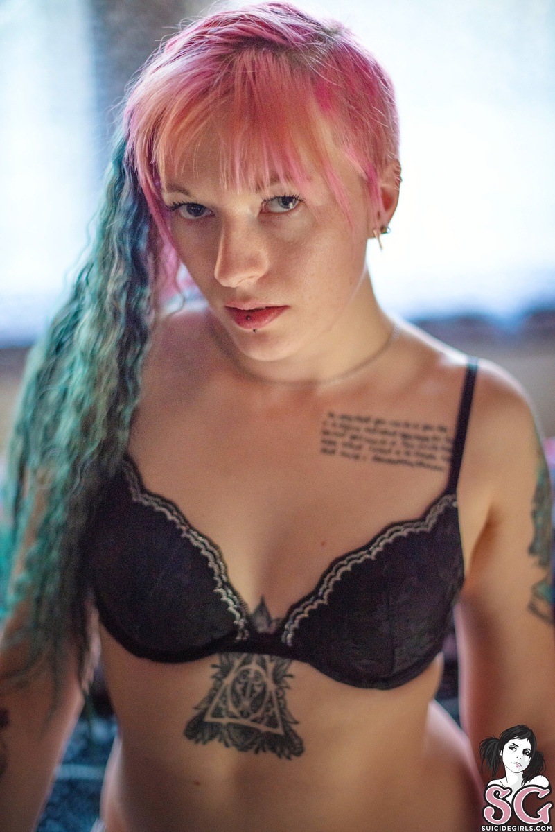 venomousrose-habibi-23.jpg