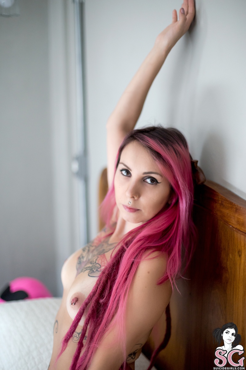 babilina-itsmorphintime-23.jpg