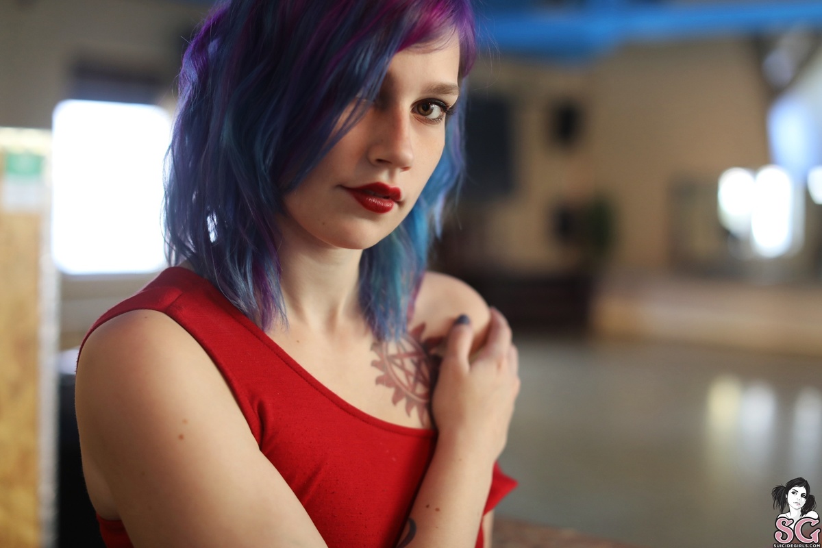 irapond-thereddress-05.jpg