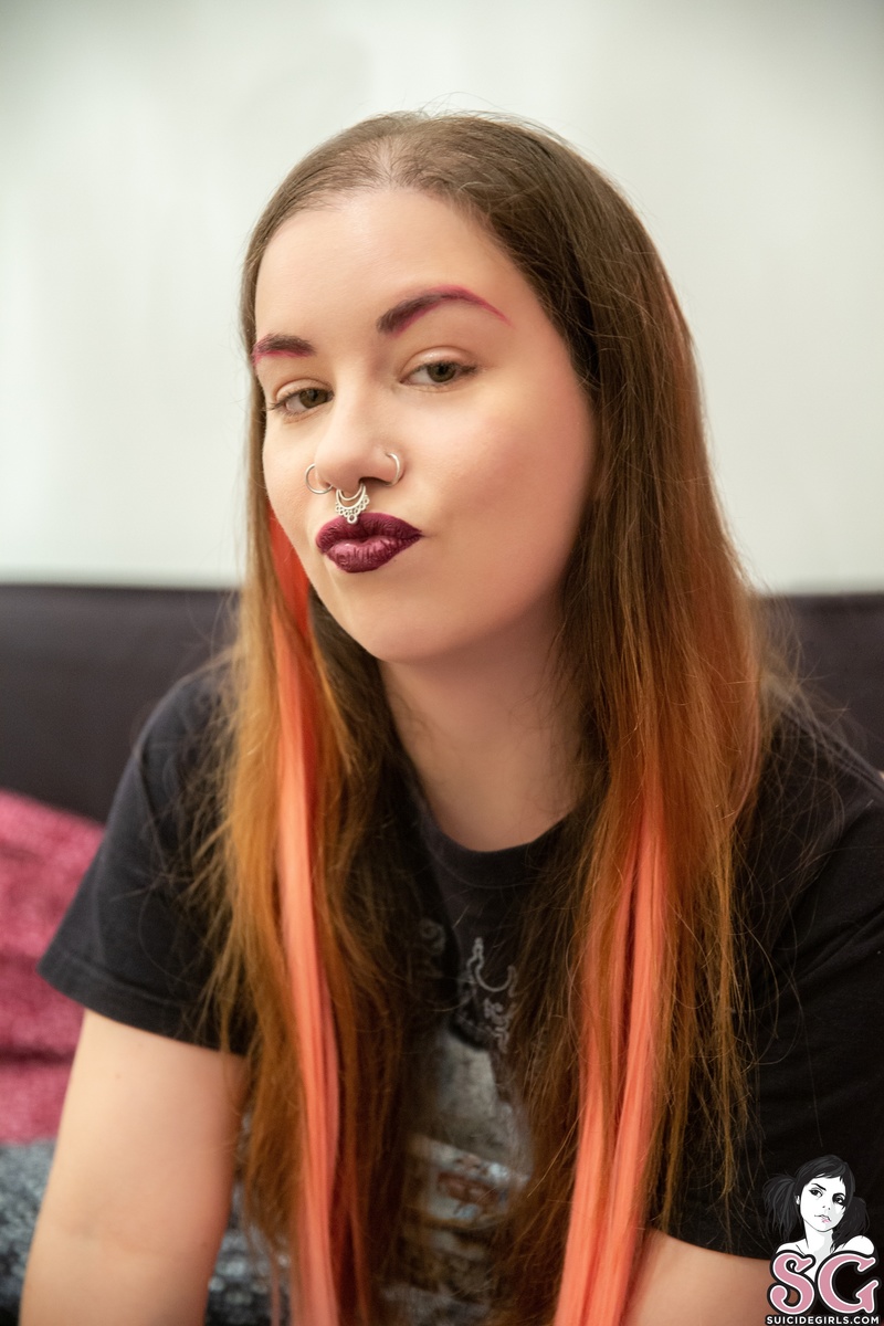 chrystabelle-cradleofpink-03.jpg