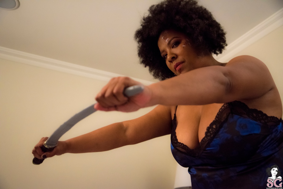 thickluvins-nightofthelivingbabe-05.jpg