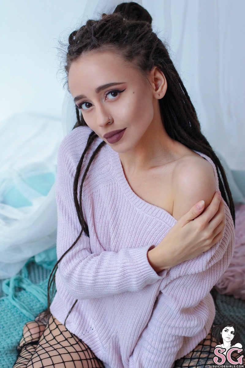 alicebong-girlwithpeaches-19.jpg