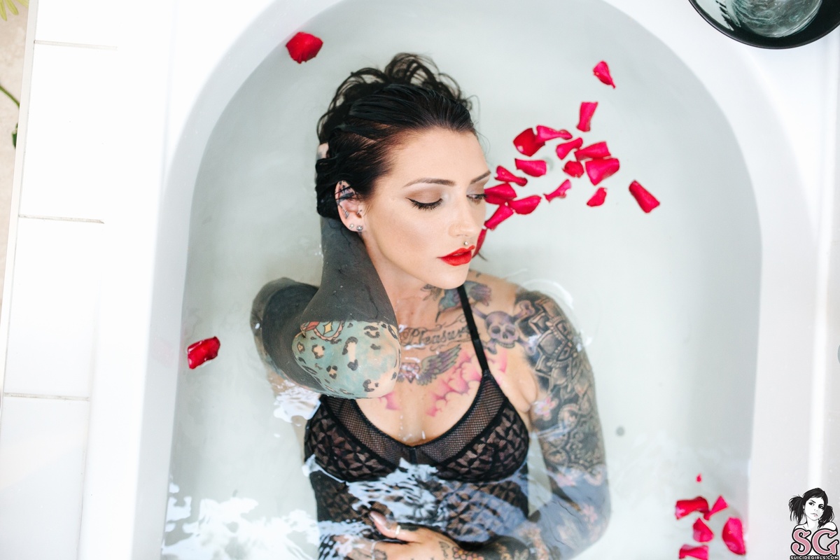 helenjade-heartbreaker-23.jpg