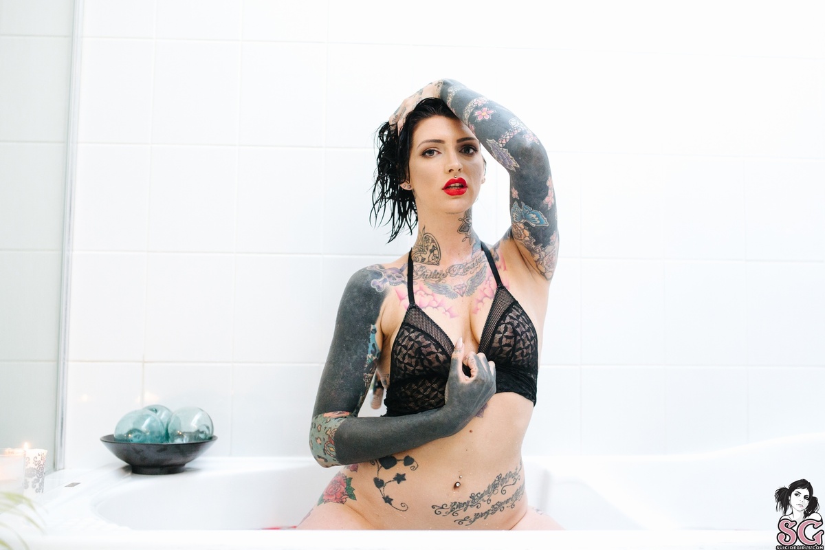 helenjade-heartbreaker-27.jpg