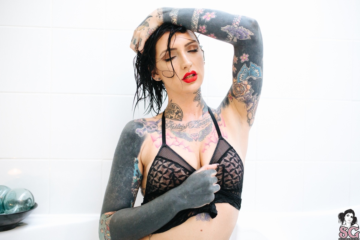helenjade-heartbreaker-29.jpg