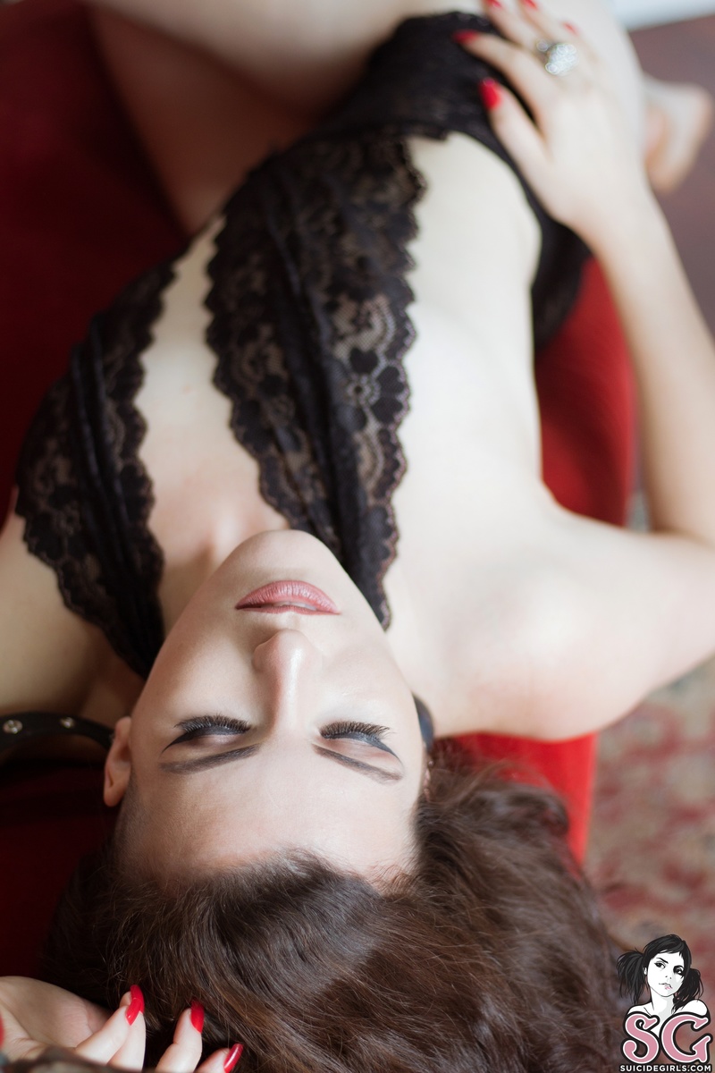hayleyburns-perfectstrangers-17.jpg