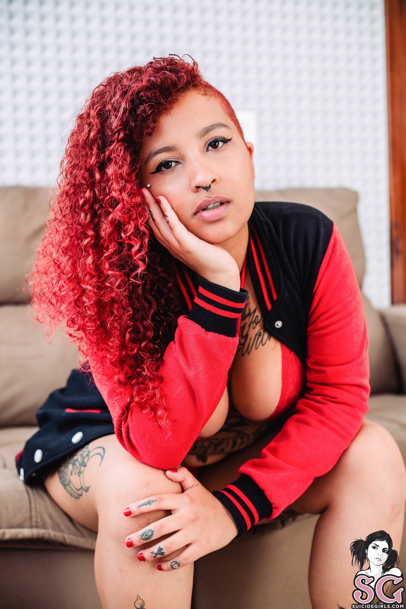 yuuh-adreaminred-01.jpg