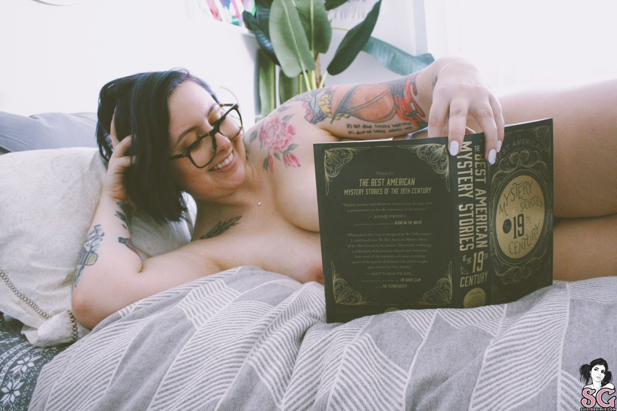 tattooedsecrets-sweatersmysterynovels-37.jpg