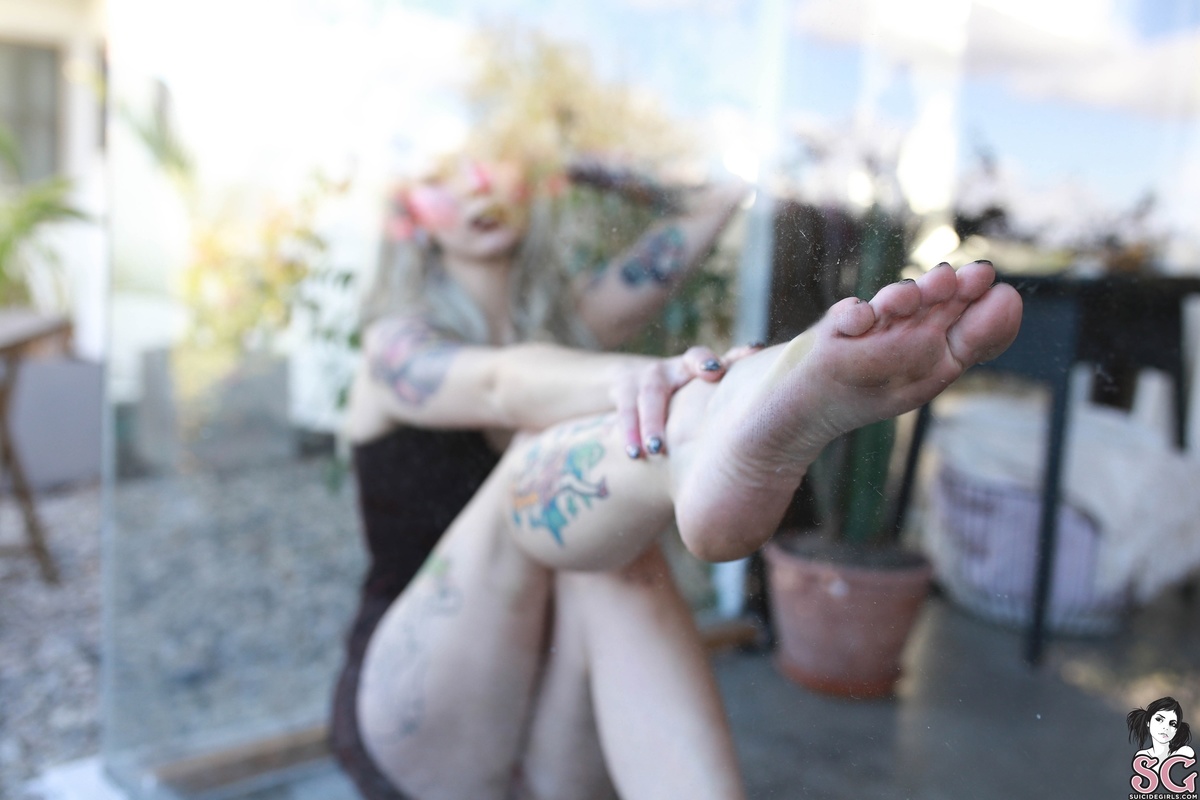 ghostleeb-theglasshouse-05.jpg