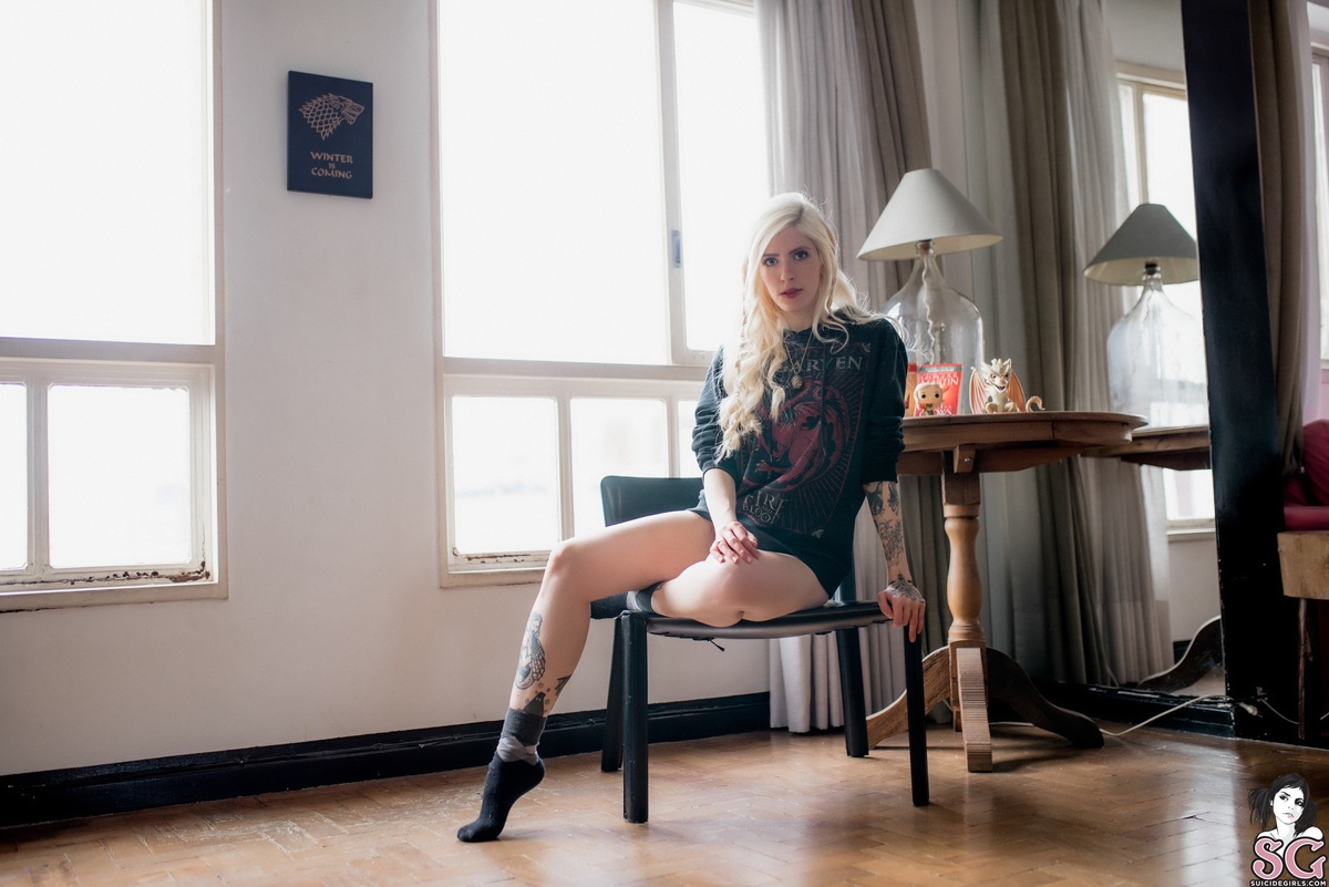 serenna-winterisherekhaleesi-03.jpg