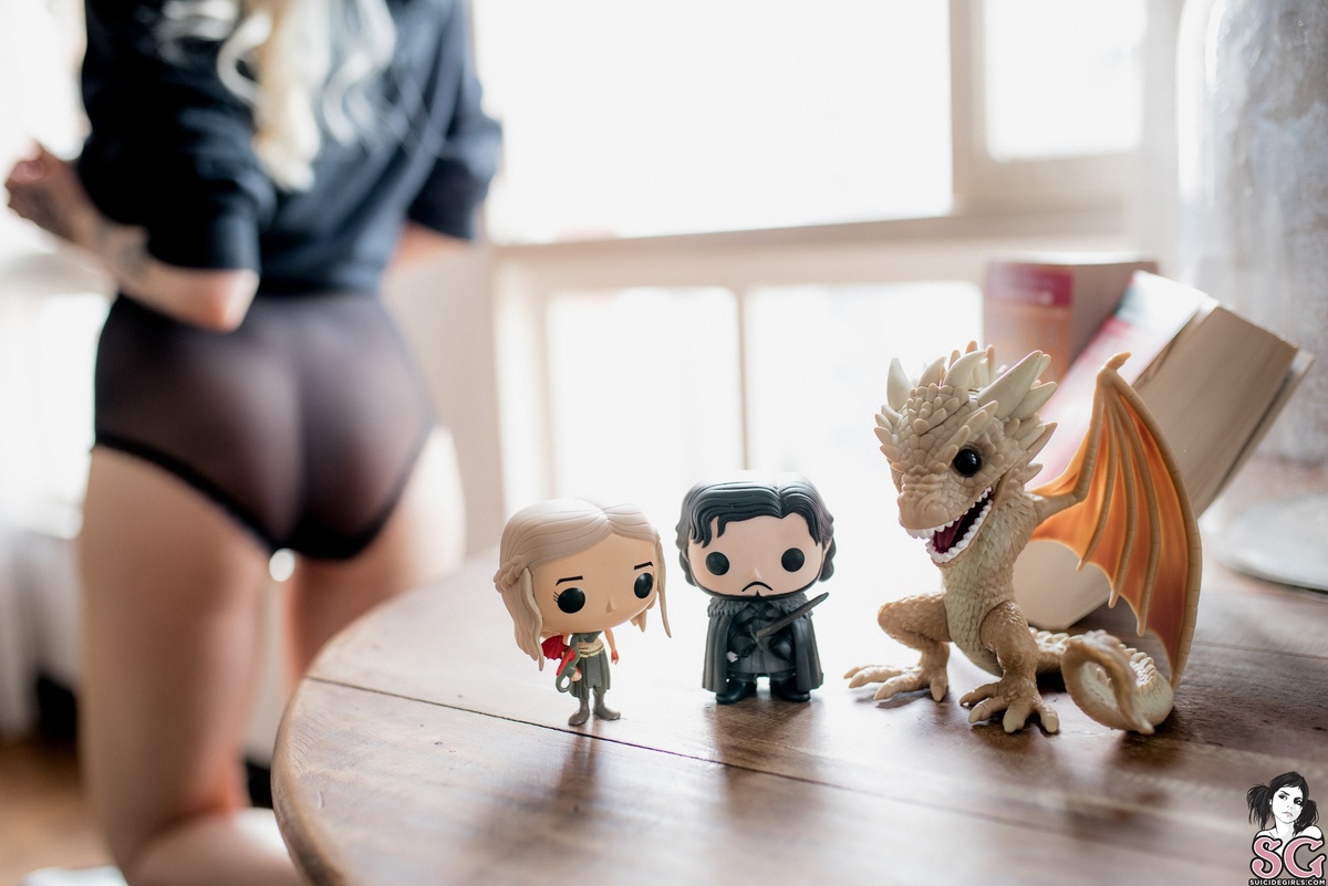 serenna-winterisherekhaleesi-09.jpg
