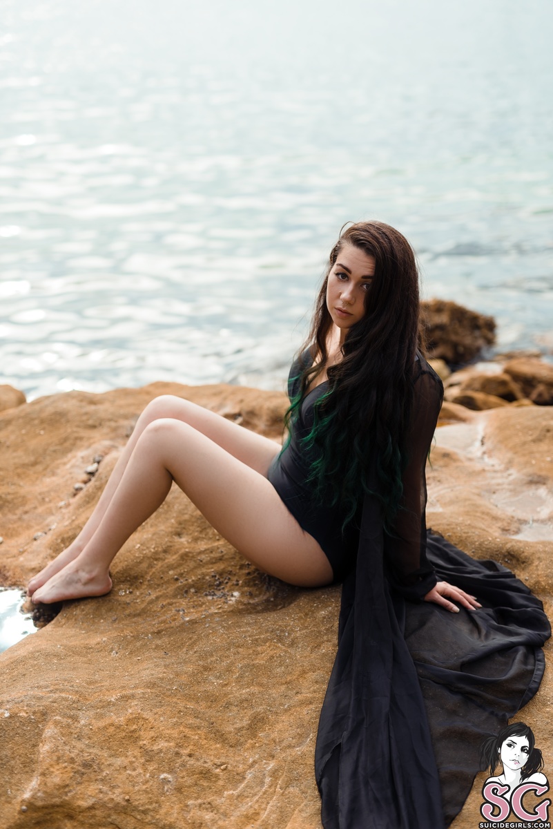 missnickers-tremble-01.jpg