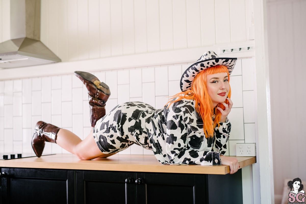blossyblue-cowgirlsfromhell-01.jpg