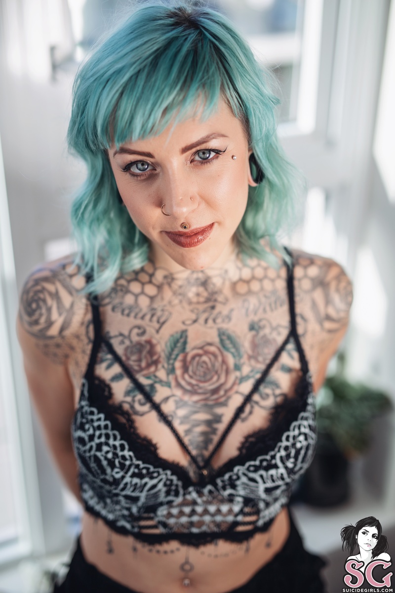 l1nzo-blueskiesblueeyes-11.jpg